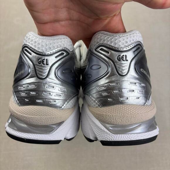 ✏️ 2026 ASICS Gel-Kayano 14 “White Graphite Grey” 10M